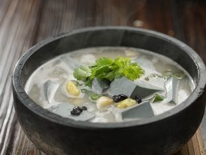 石磨黑豆腐煲
