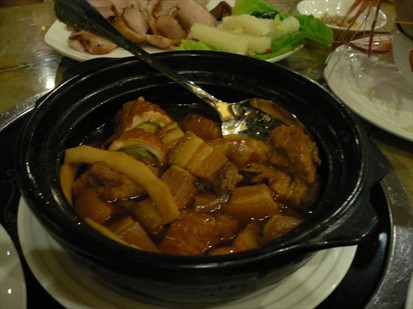 椰青焖猪肉煲