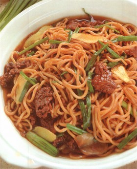 姜葱牛肉焖伊面