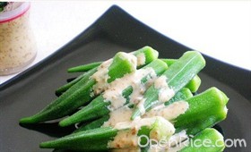 沙拉汁拌秋葵 