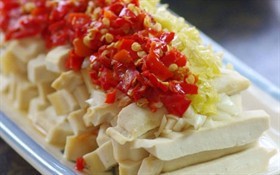 双色剁椒蒸豆干