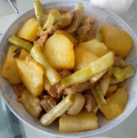 土豆炖豆角