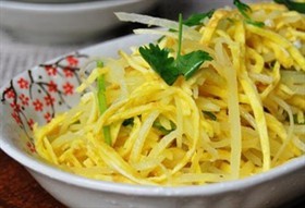 凉拌土豆鸡蛋丝