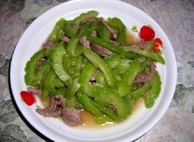 家常里脊炒苦瓜