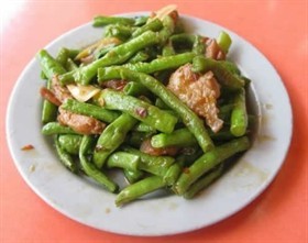 家常肉闷豆角