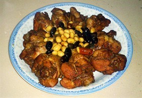 黄豆黑豆炖鸡翅