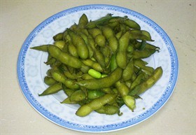 煮毛豆
