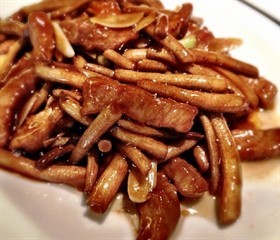 蘑菇炒牛柳