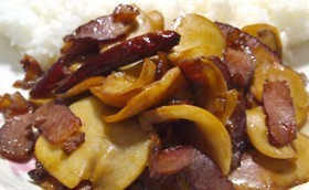 腊肉炒杏鲍菇