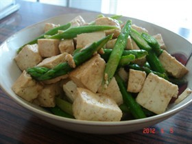芦笋烧豆腐