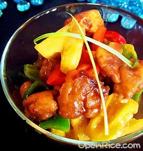 新式菠萝咕咾肉