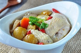 板栗参鸡汤