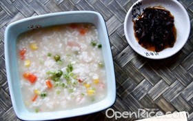 鲜虾蔬菜粥 