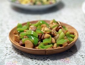 杏鲍菇炒青椒
