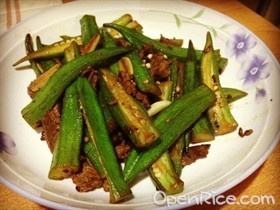 秋葵炒肉片 
