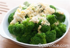 汁浇西兰花 