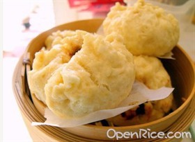 蓬松开花叉烧包