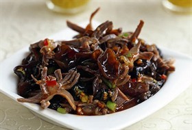 黑木耳拌鸭胗