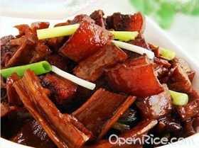 啤酒焖笋干五花肉