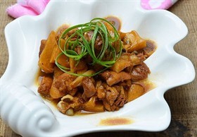 砂锅笋焖鸡