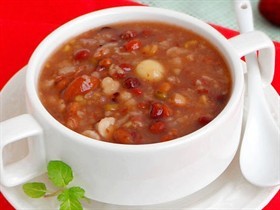 红枣莲子八宝粥