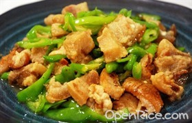 青椒炒油渣 