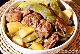 红烧排骨炖豆角土豆 
