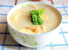 鲫鱼豆腐汤