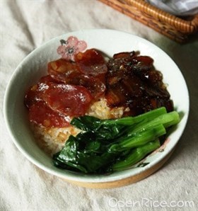 广式腊味煲仔饭