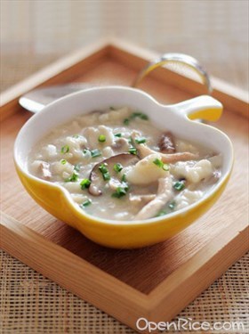 双菇鸡肉疙瘩汤