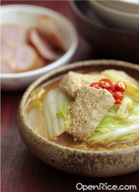 辣味白菜炖冻豆腐