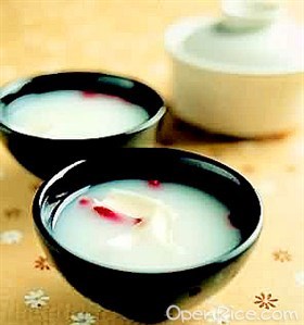 光红薯杏仁糖水