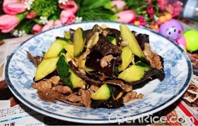 木耳肉片炒青瓜 