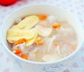 香蕉银耳百合汤