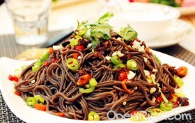凉拌蕨根粉