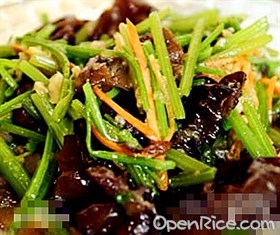 木耳炒西芹