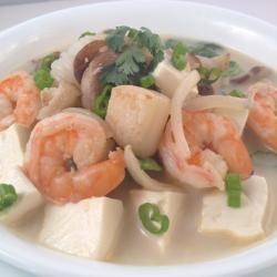 海鲜豆腐牛乳锅