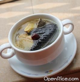 榴莲壳乌鸡汤