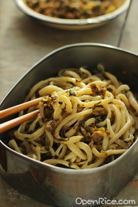 酸菜肉末拌拉条子