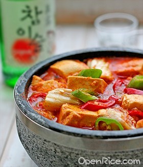 韩式辣白菜豆腐汤