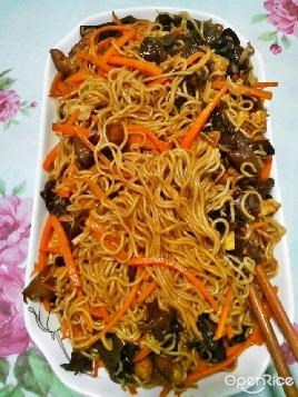 木耳胡萝卜炒面