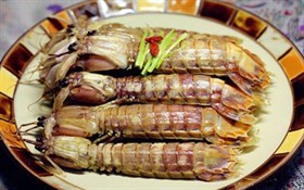 黑啤煮皮皮虾