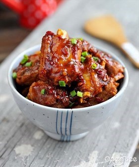 蒜蓉辣酱烧排骨
