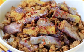 茄子羊肉末