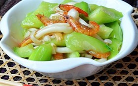 虾干白玉菇烩丝瓜