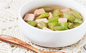 龙井丝瓜豆腐汤