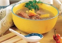 胡萝卜玉米排骨汤