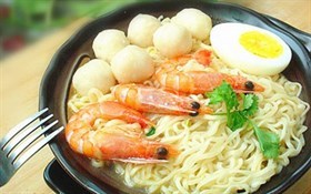 鲜虾鱼丸面