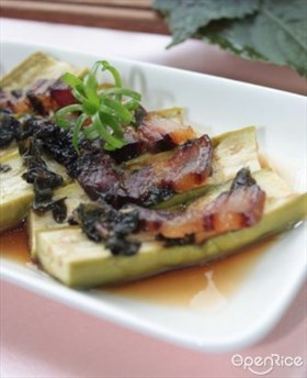 腊肉紫苏蒸青茄子