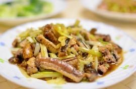 韭黄炒鳝糊